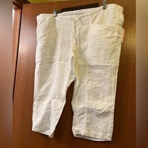 CAbi Women's White Linen Capris